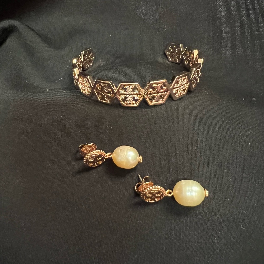 Tory Burch Elegant Rose Gold Jewelry Set